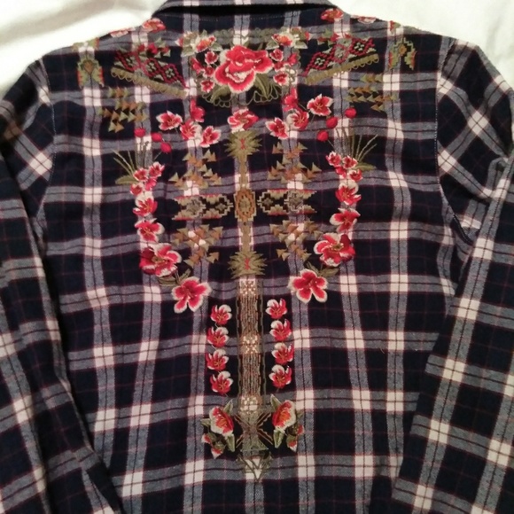 Grace in LA Tops - 🌵🌻Grace in  LA flannel embroidered long sleeve